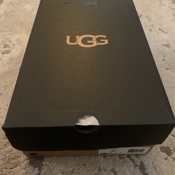 MENS UGG SLIPPERS - Picture 3 of 4